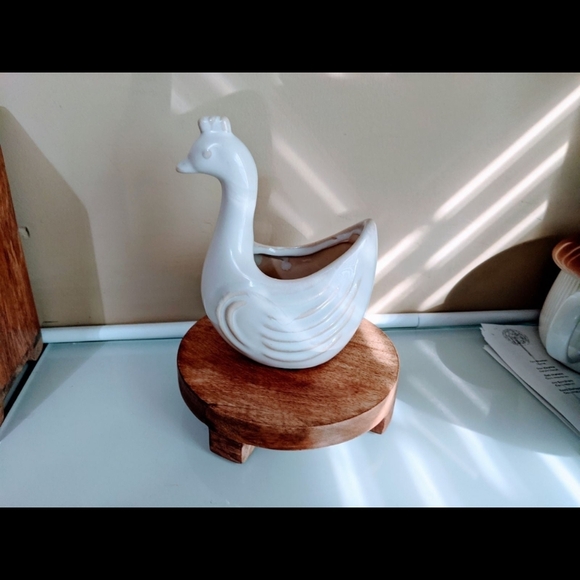 Round Wooden Riser - Picture 2 of 2